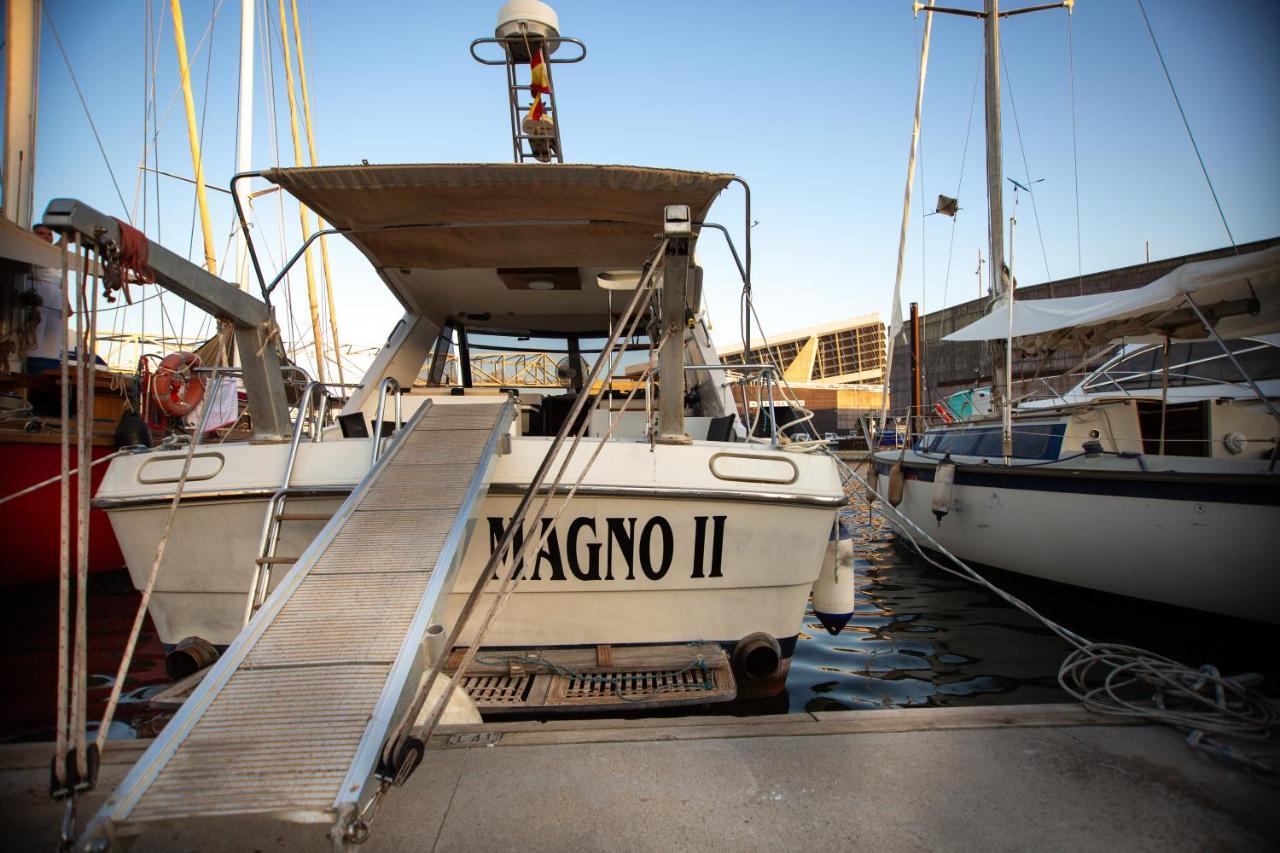 Magno II Boat Sant Adria de Besos Exterior foto