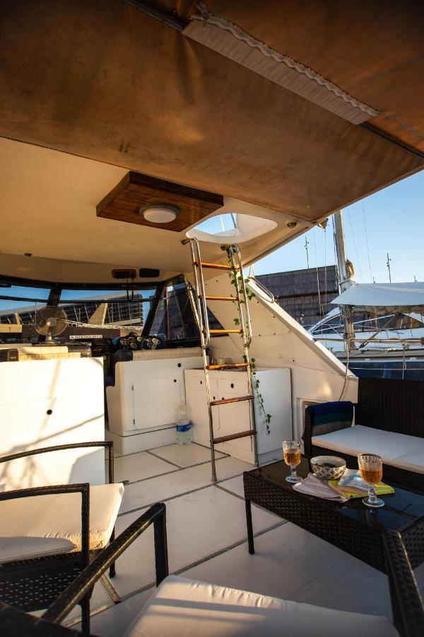 Magno II Boat Sant Adria de Besos Exterior foto