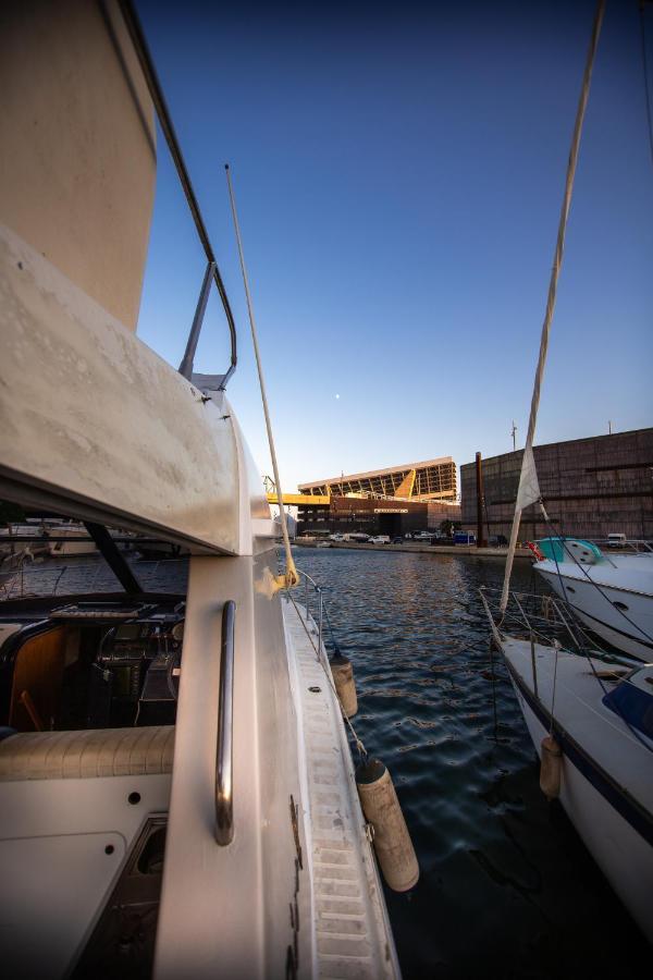Magno II Boat Sant Adria de Besos Exterior foto
