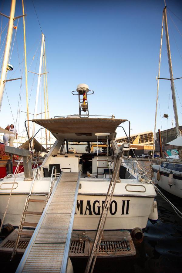 Magno II Boat Sant Adria de Besos Exterior foto