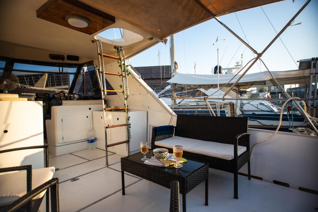 Magno II Boat Sant Adria de Besos Exterior foto